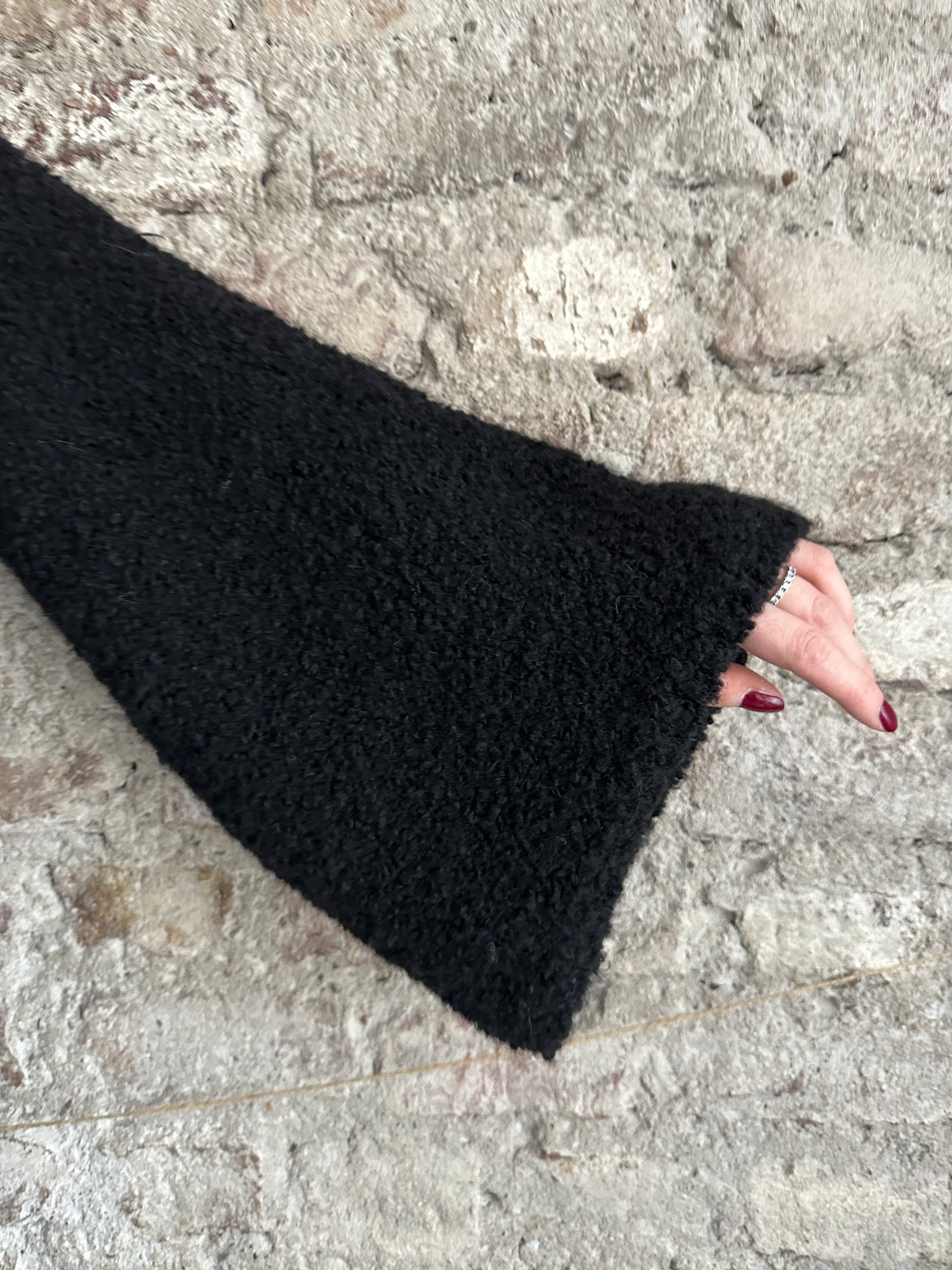 COZY TEXTURE PULLOVER BLACK