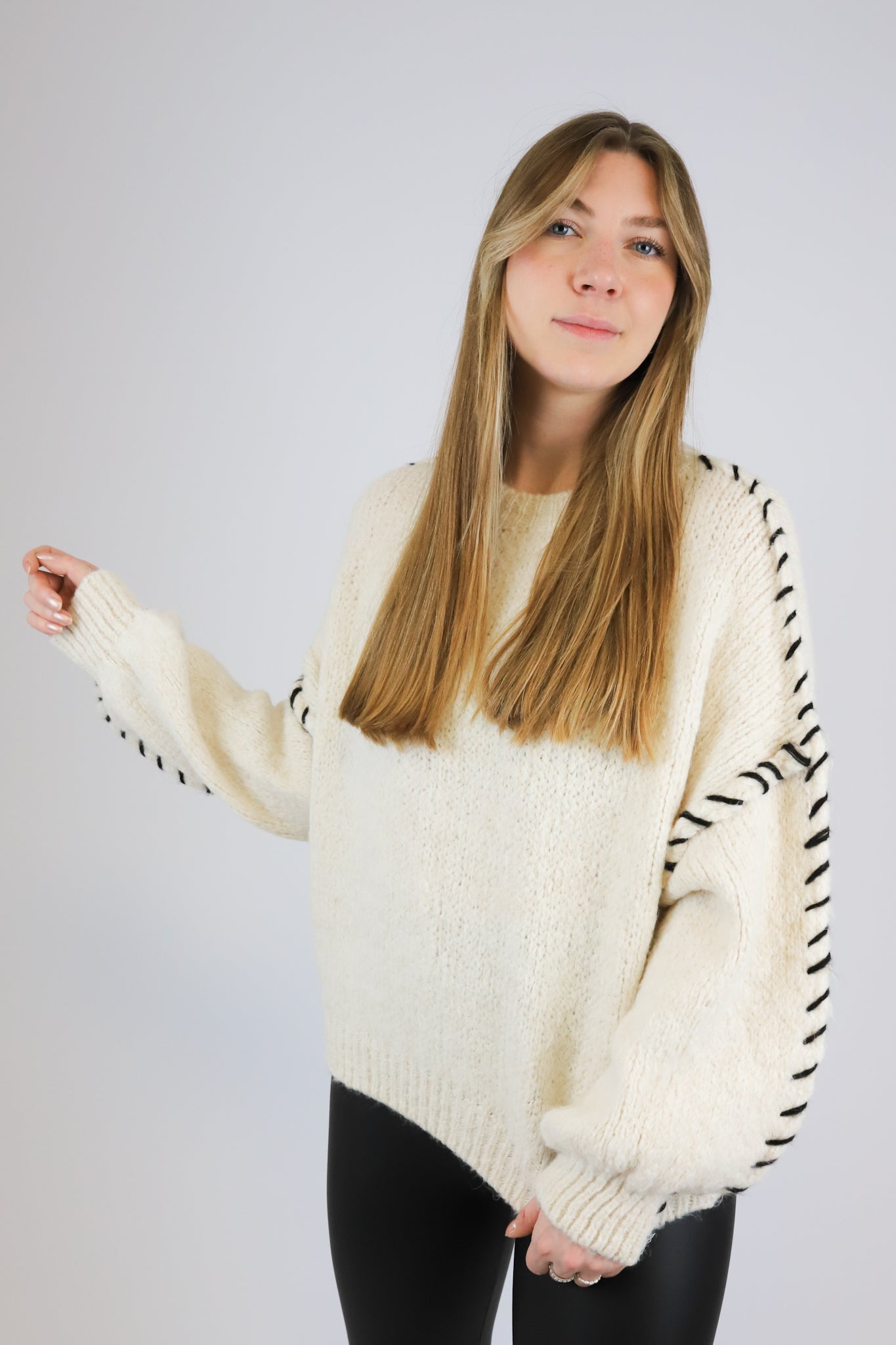 STITCH PULLOVER CREME
