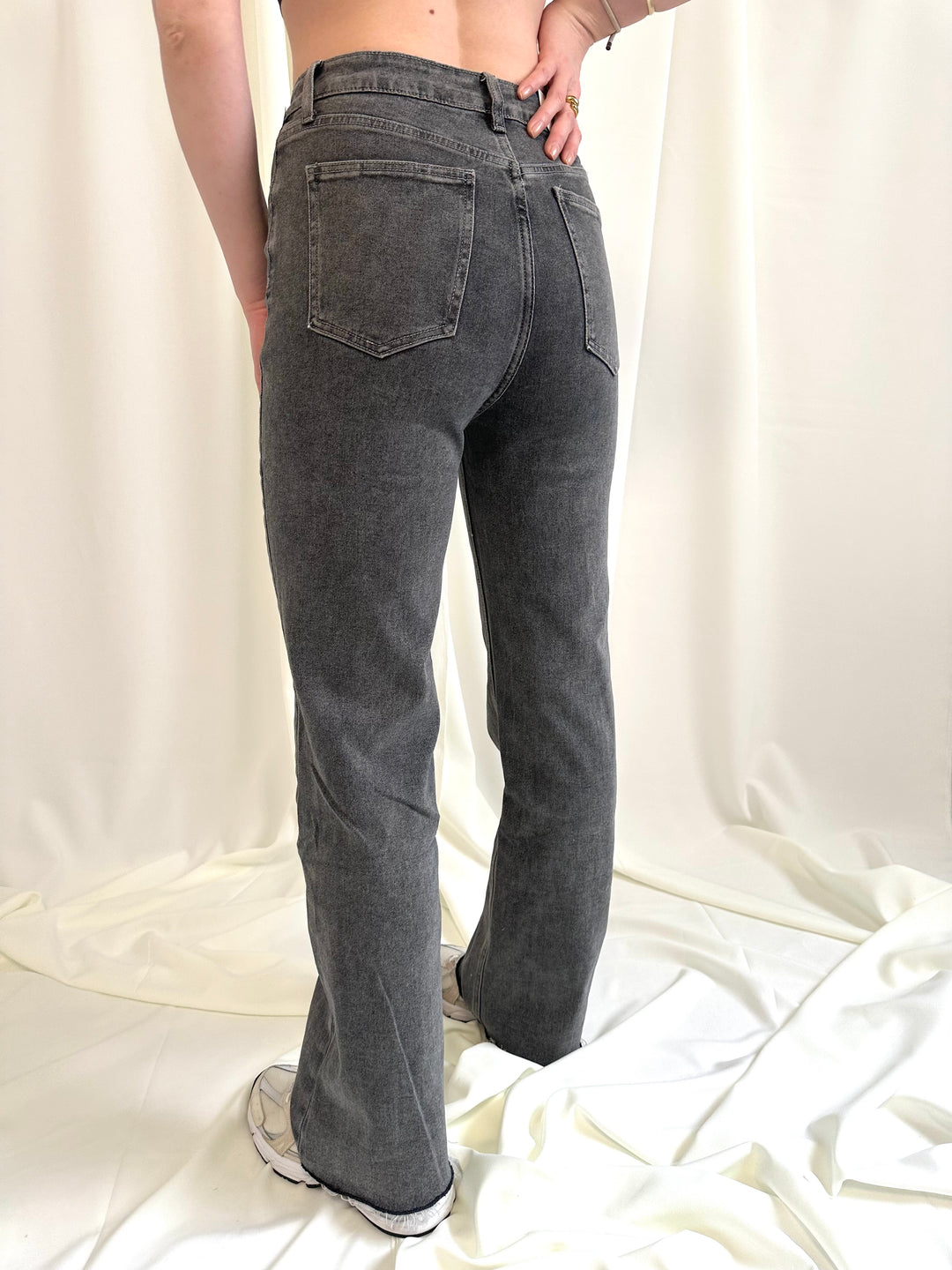 WIDE LEG JEANS GREY