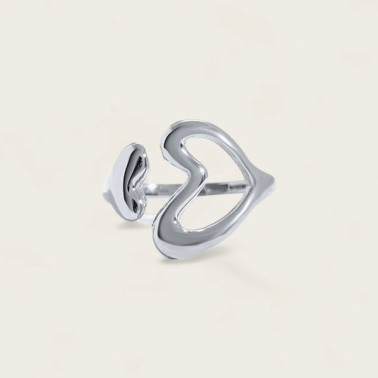 HEARTS HUG RING SILVER