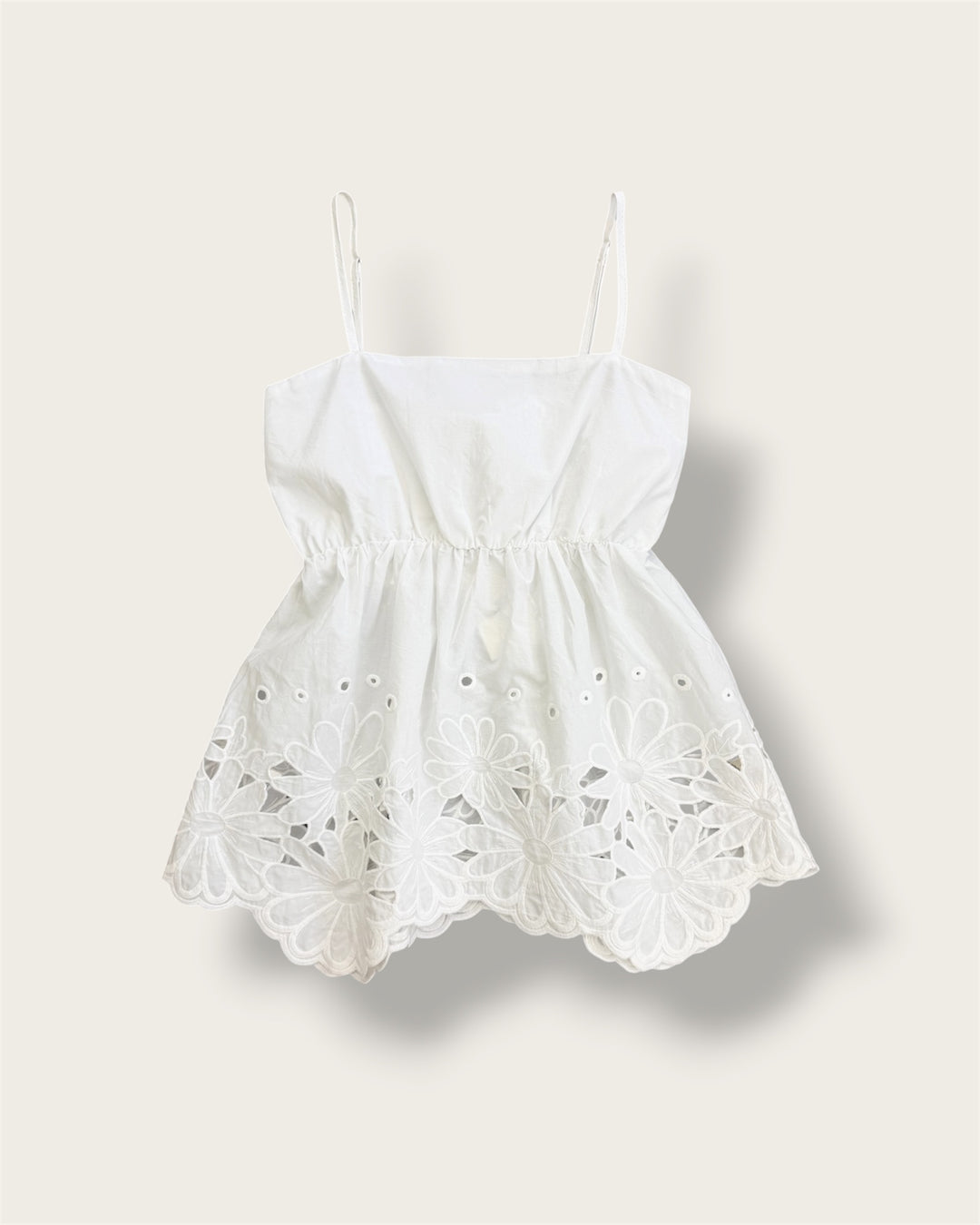 TOP FLOWER CUT-OUT
