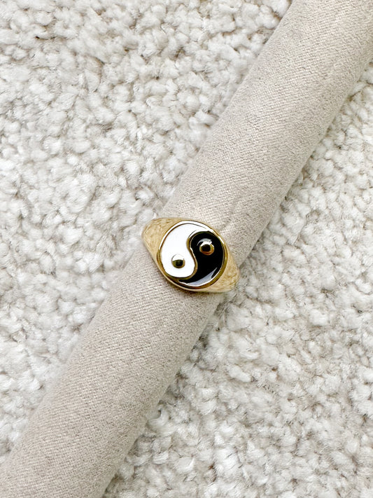 RIA YIN & YANG RING GOLD